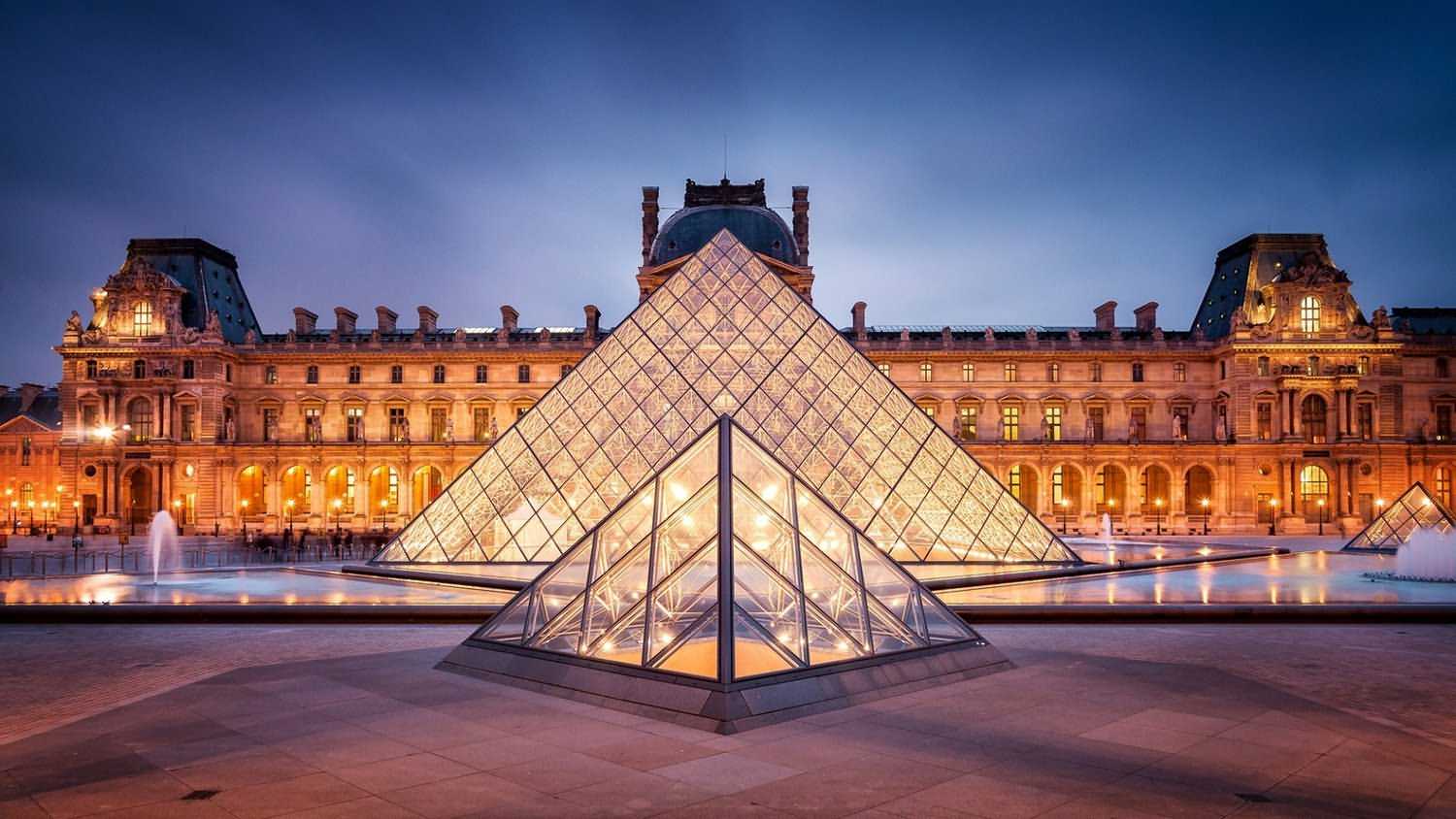 The Louvre (Louvre Museum)